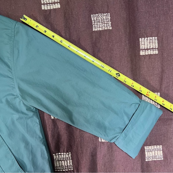 GAP Oversized Cropped Rain Jacket - Picture 5 of 6